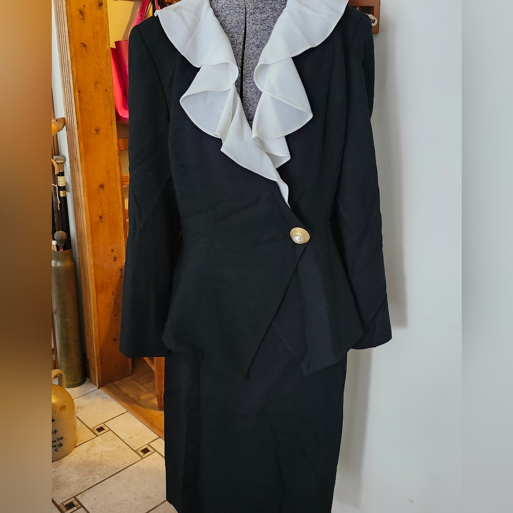 Bicci by Florine Wachter 100% Wool Black & White Blazer with Matching Skirt 10